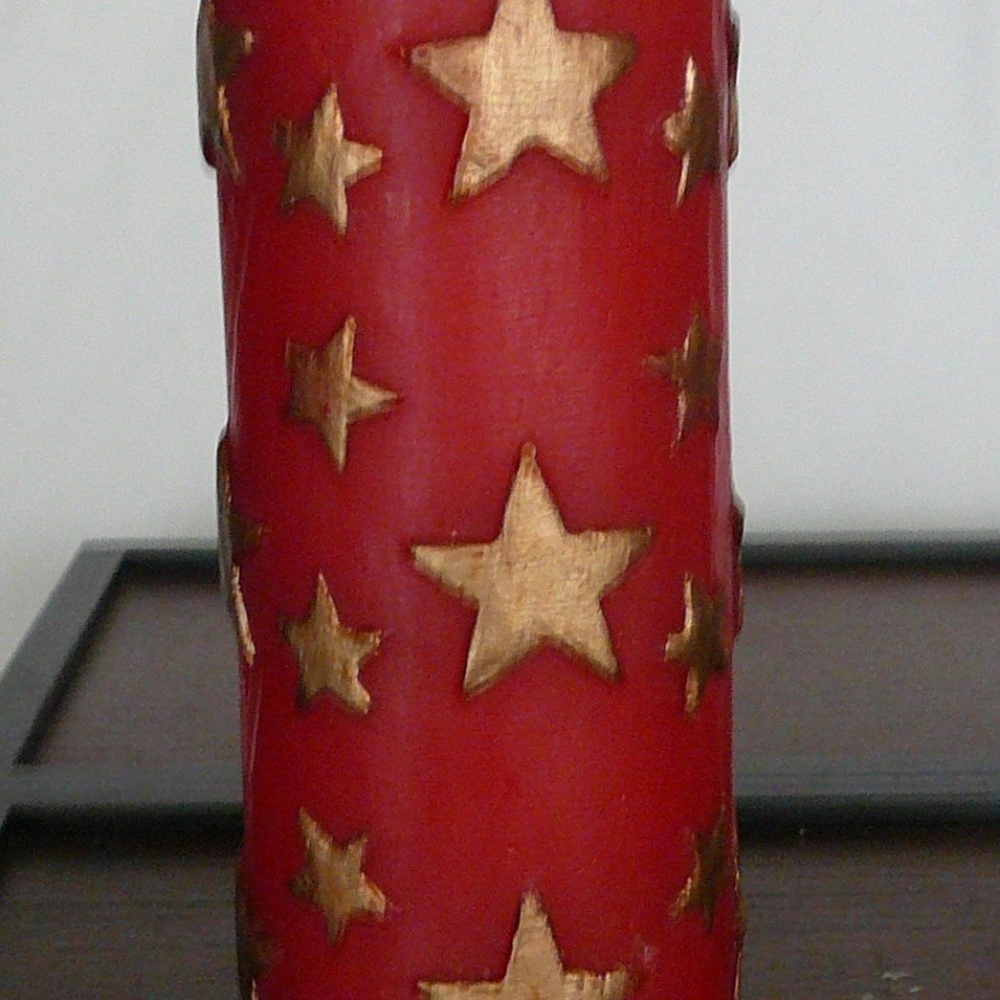 Holiday candle pillar